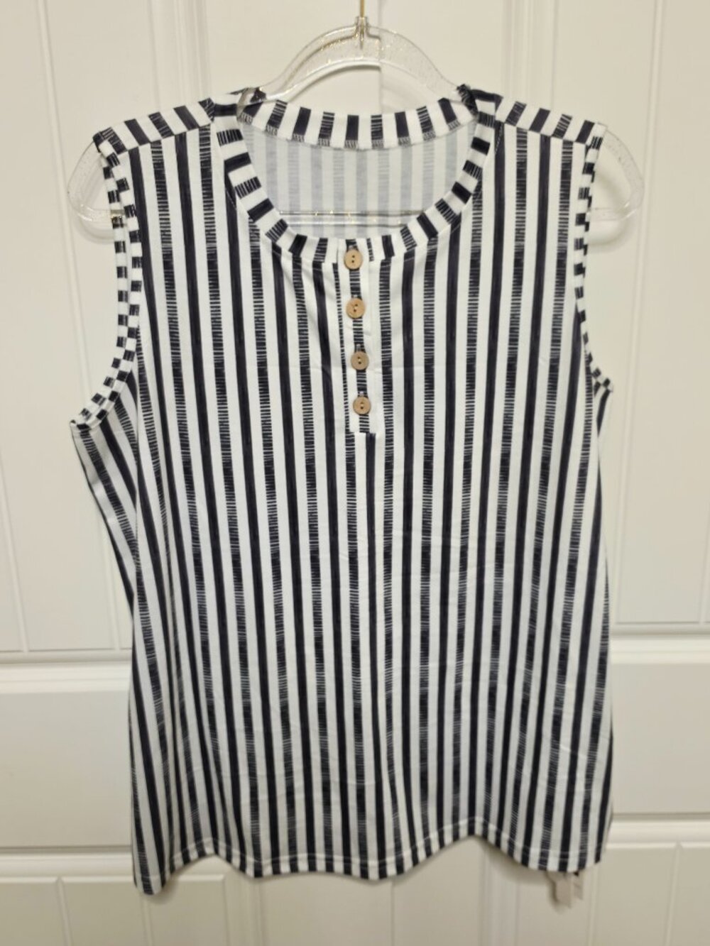 Lomon Women's Size Large Button Tank Top Black and White Stripes NWT